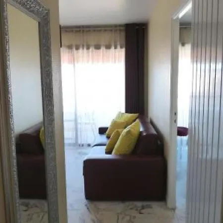 Apartment Stylish One Bedroom In Just Off The Croisette And Near Beaches - 680